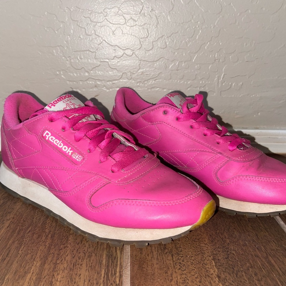 Hot pink reeboks